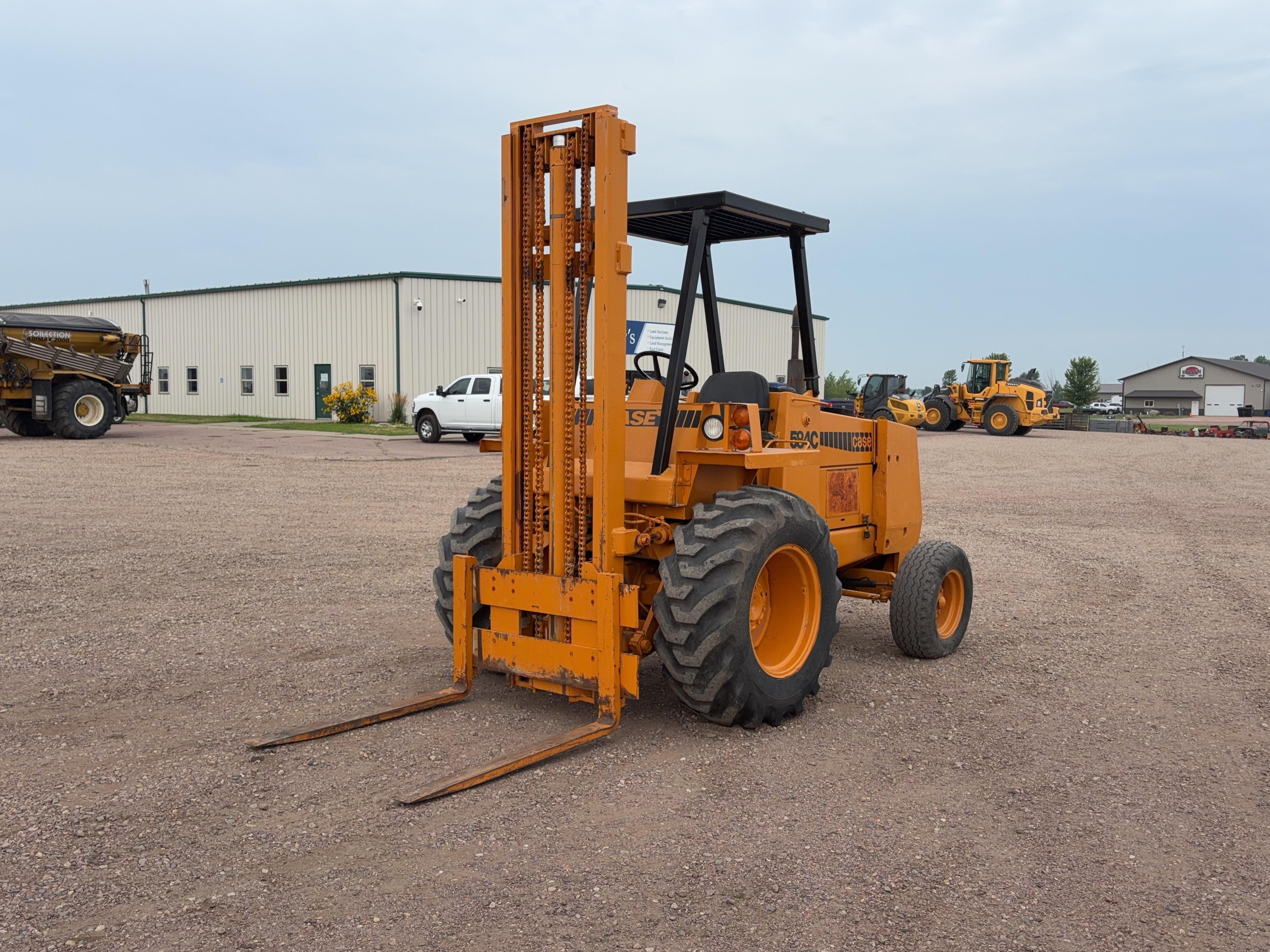 Case 584C Equipment Image0