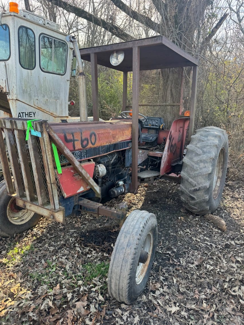 Case IH 585 Equipment Image0