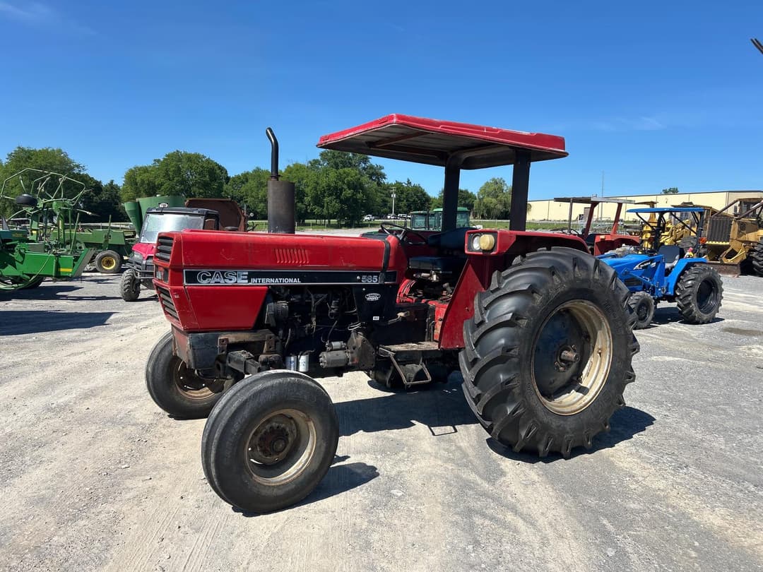 Image of Case IH 585 Primary image