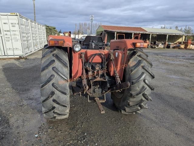 Image of Case IH 585 equipment image 2