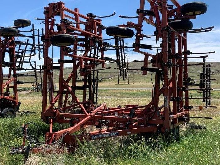 Case IH 5850 Equipment Image0