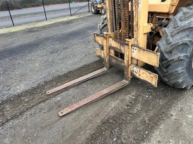 Image of Case 585C equipment image 1