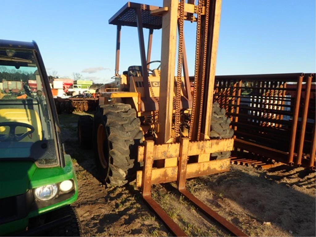 Case 585E Equipment Image0