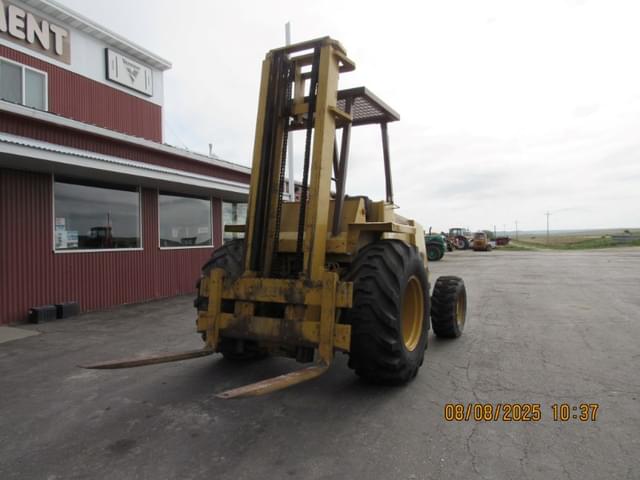 Image of Case  586 equipment image 3