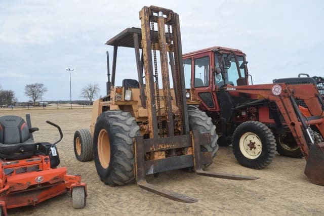 Image of Case 586D equipment image 3