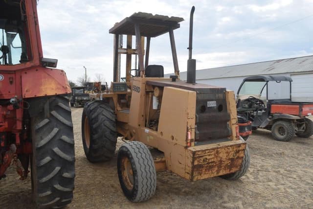 Image of Case 586D equipment image 1