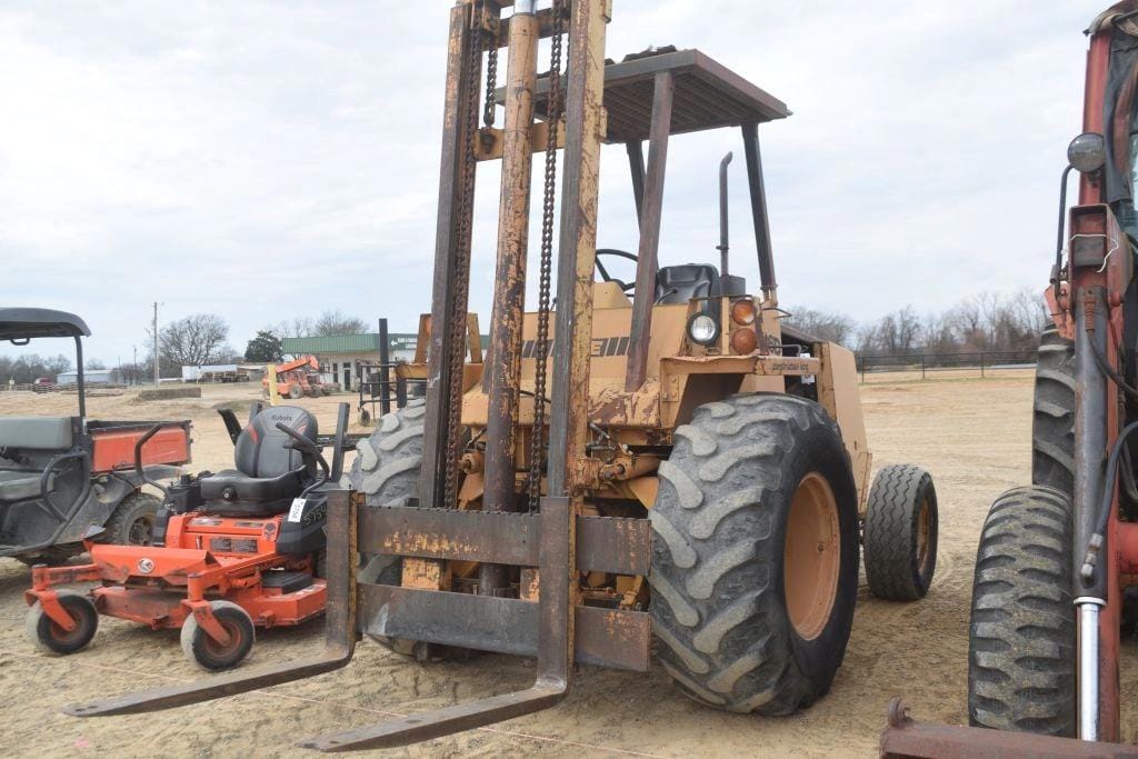 Case 586D Equipment Image0