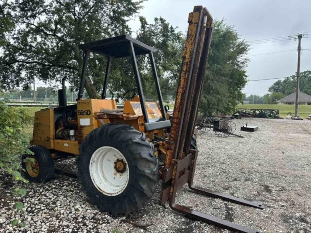 Case 586D Equipment Image0