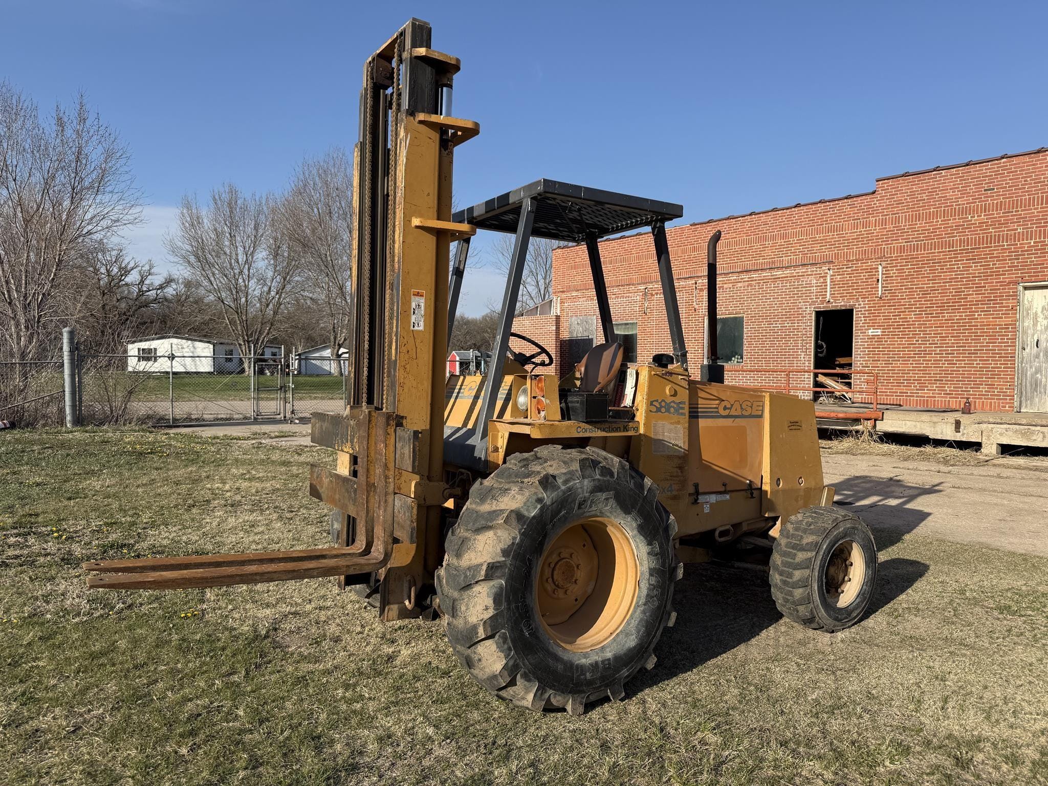 Case 586E Equipment Image0