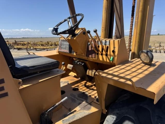 Image of Case 586E equipment image 3