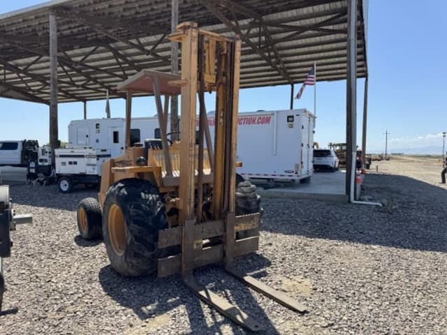 Image of Case 586E equipment image 2