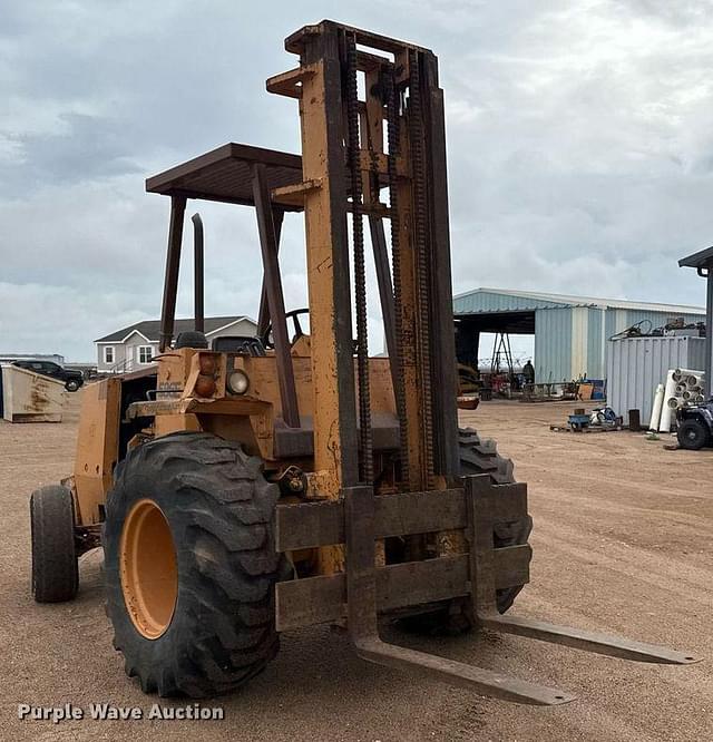 Image of Case 586E equipment image 2