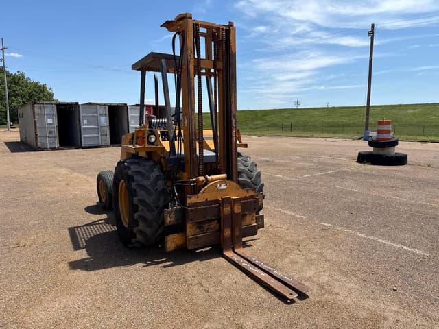 Image of Case 586E equipment image 1