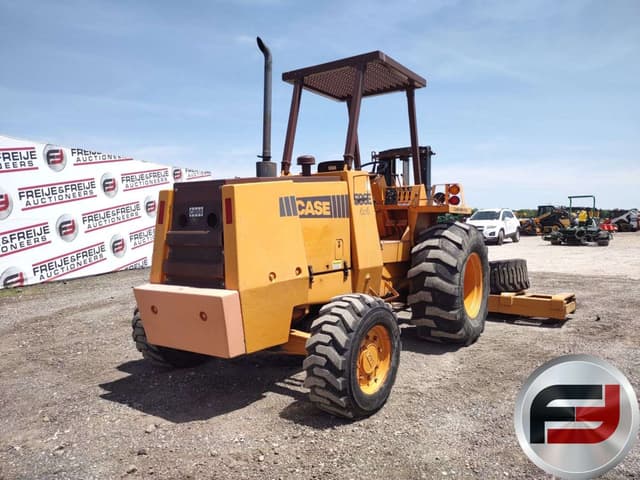 Image of Case 586E equipment image 4