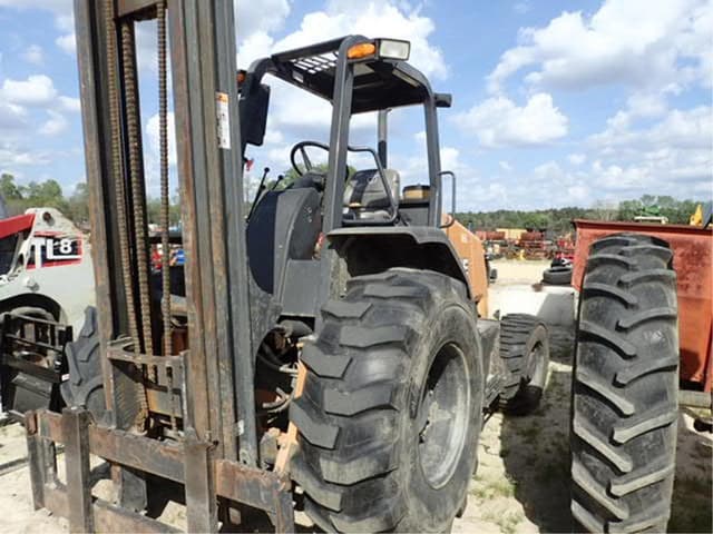 Image of Case 586H equipment image 2