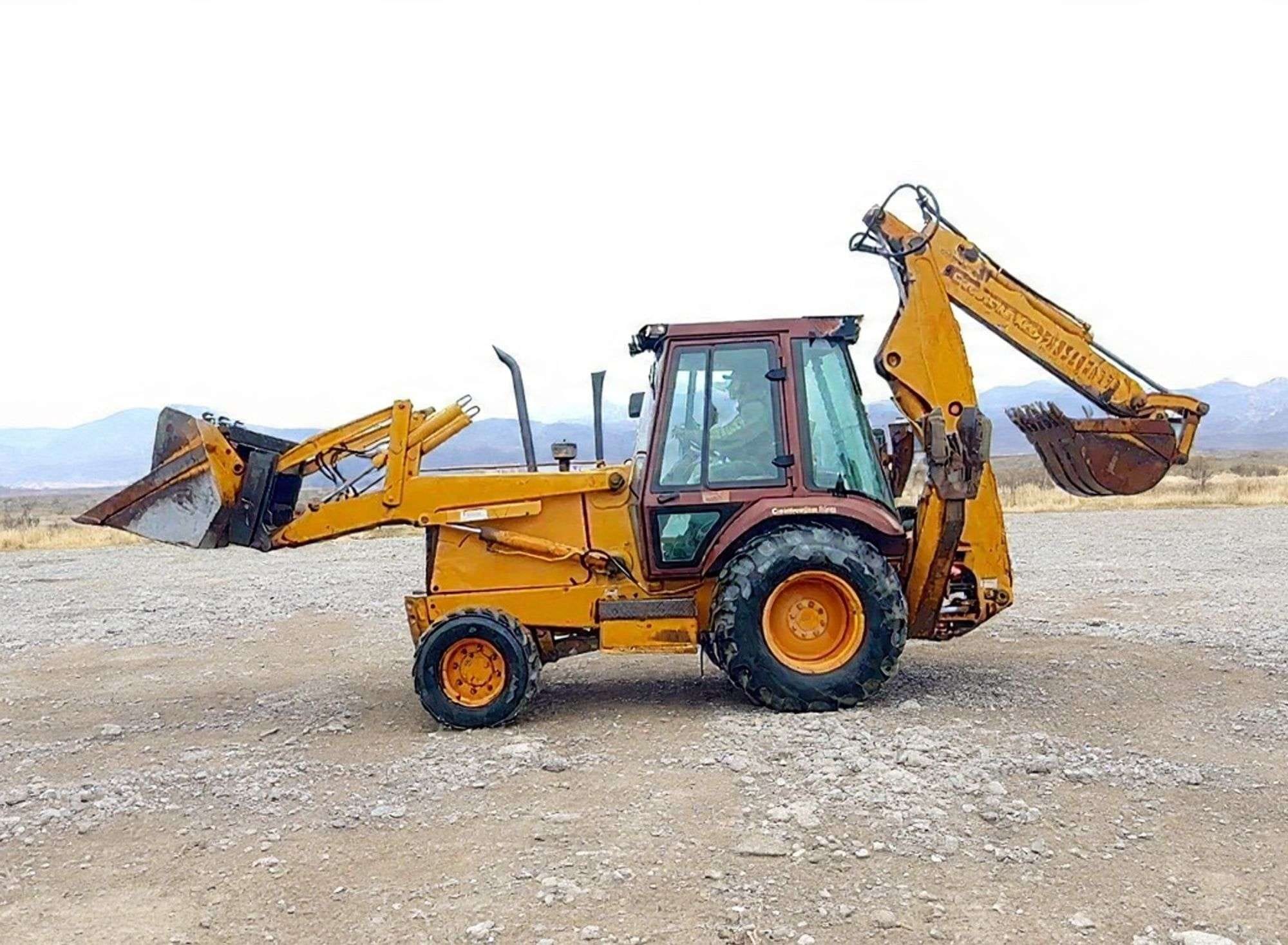 Case 590 Equipment Image0