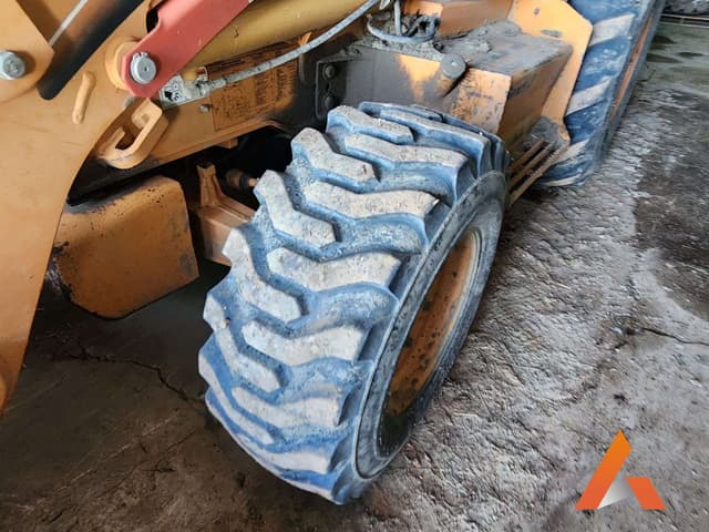 Image of Case 590SM2 equipment image 2