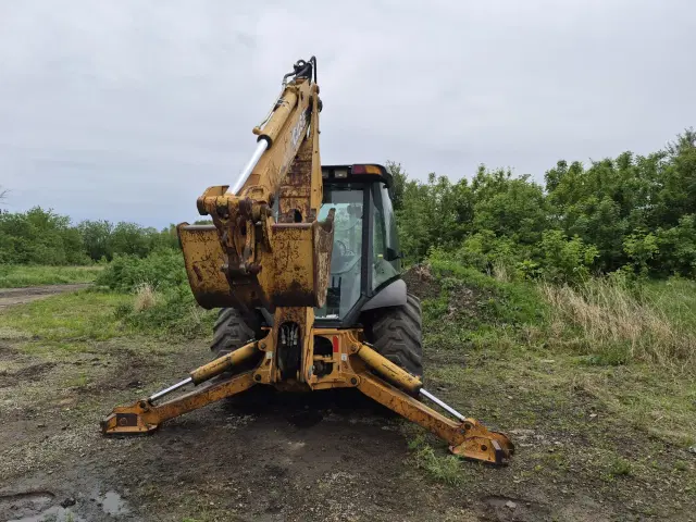 Image of Case 590 Super M Series II equipment image 3