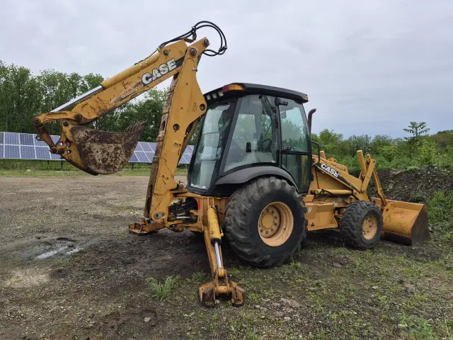 Image of Case 590 Super M Series II equipment image 2