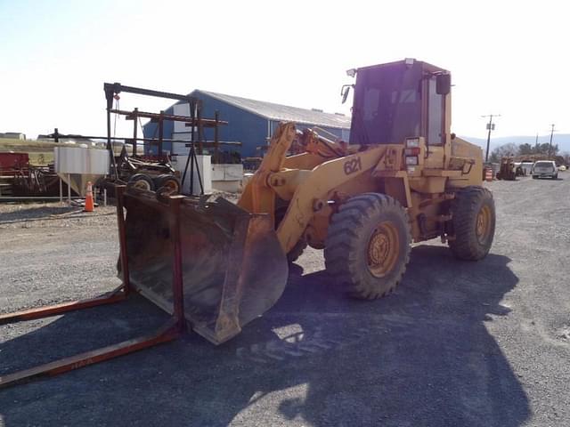 Image of Case 621 equipment image 1