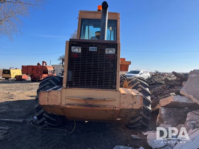 Image of Case 621 equipment image 4