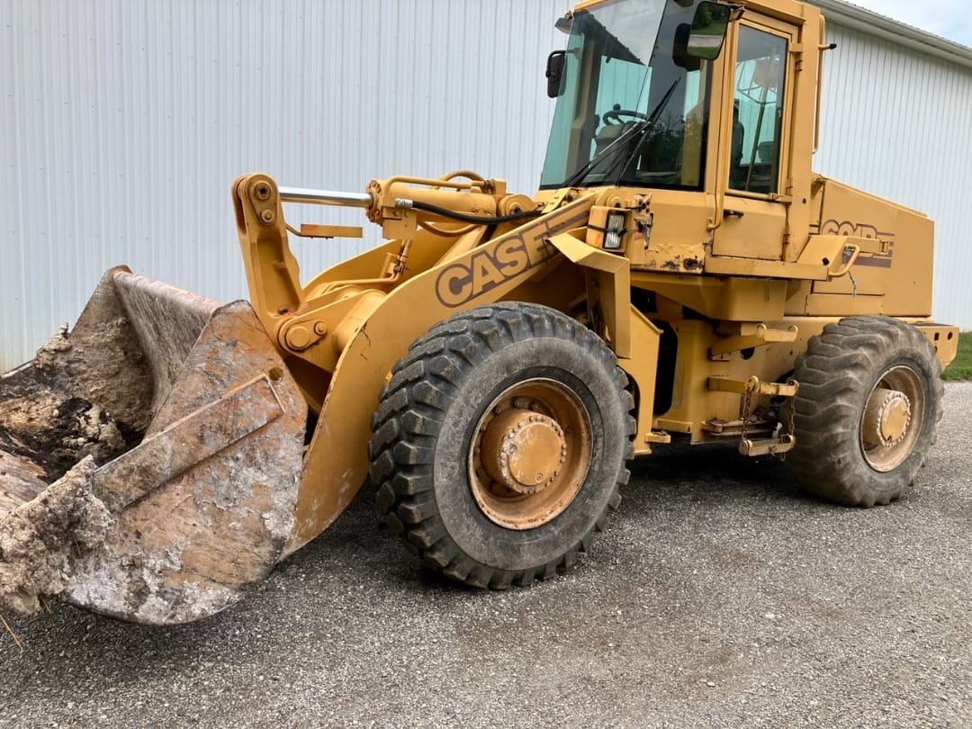 Case 621B Equipment Image0