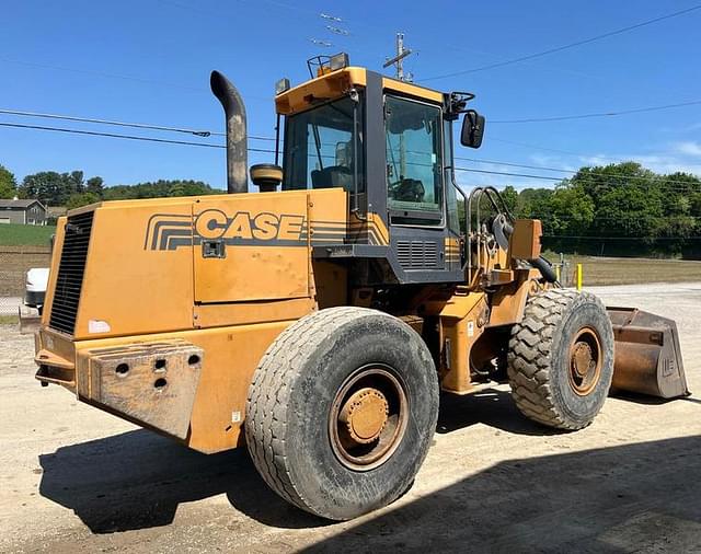 Image of Case 621C XT equipment image 4