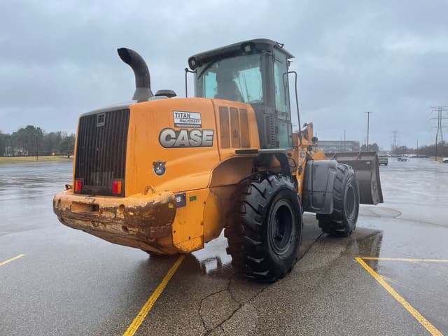 Image of Case 621F equipment image 4