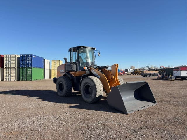 Image of Case 621G equipment image 2