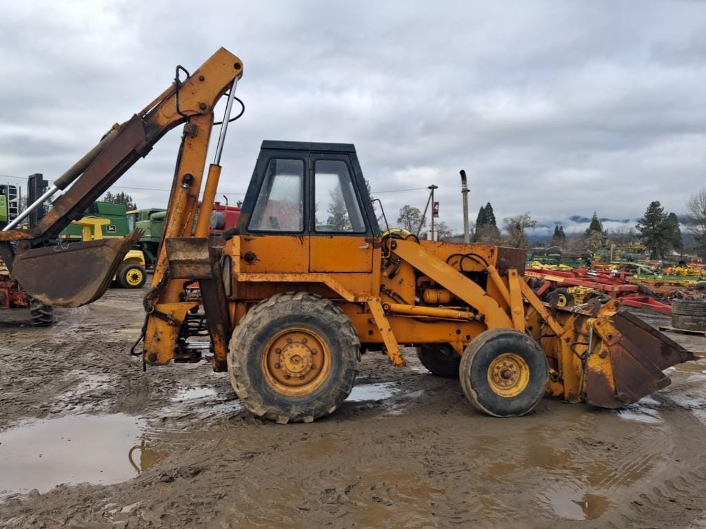 Case 680E Equipment Image0