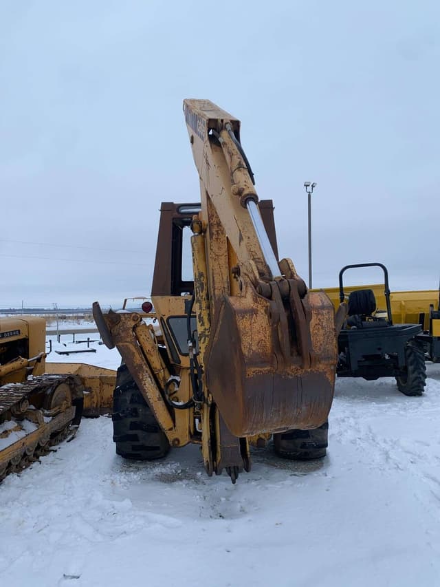 Image of Case 680E equipment image 4