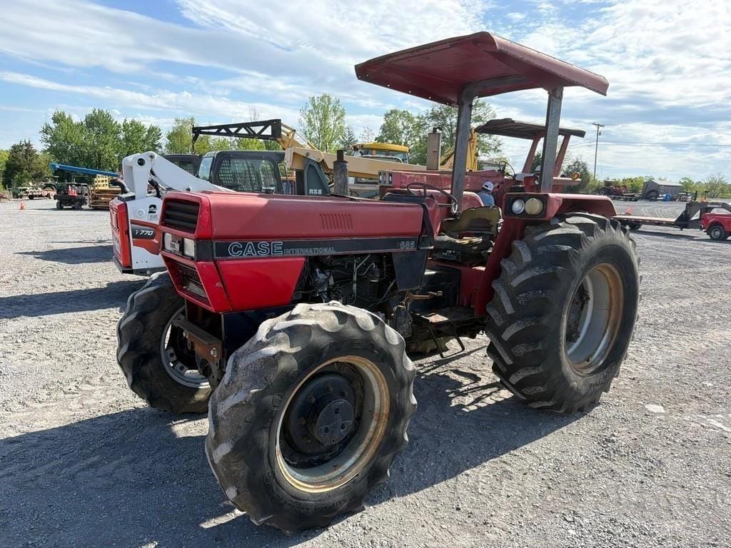 Case IH 685 Equipment Image0