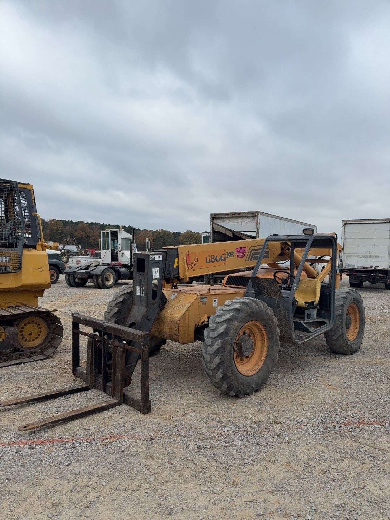 Case 686G Equipment Image0