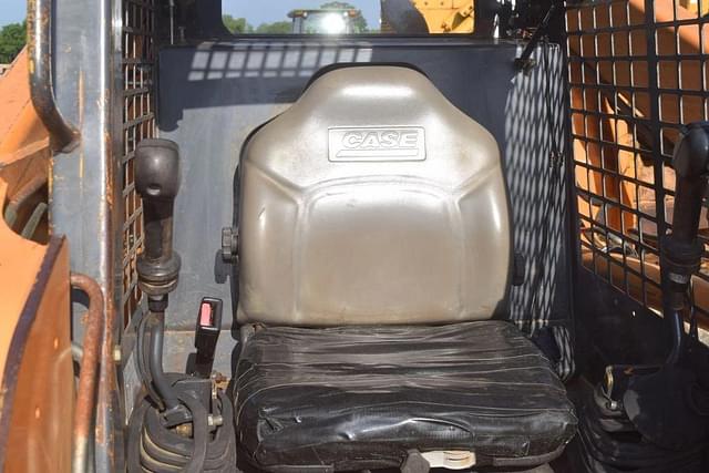 Image of Case 70XT equipment image 4