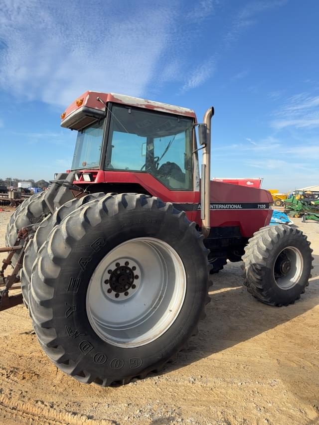 Image of Case IH 7120 equipment image 3