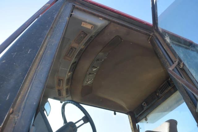 Image of Case IH 7140 equipment image 4