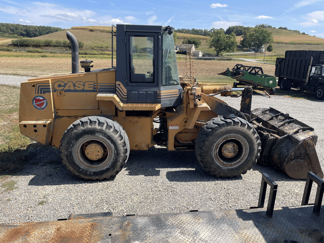 Image of Case 721B equipment image 3