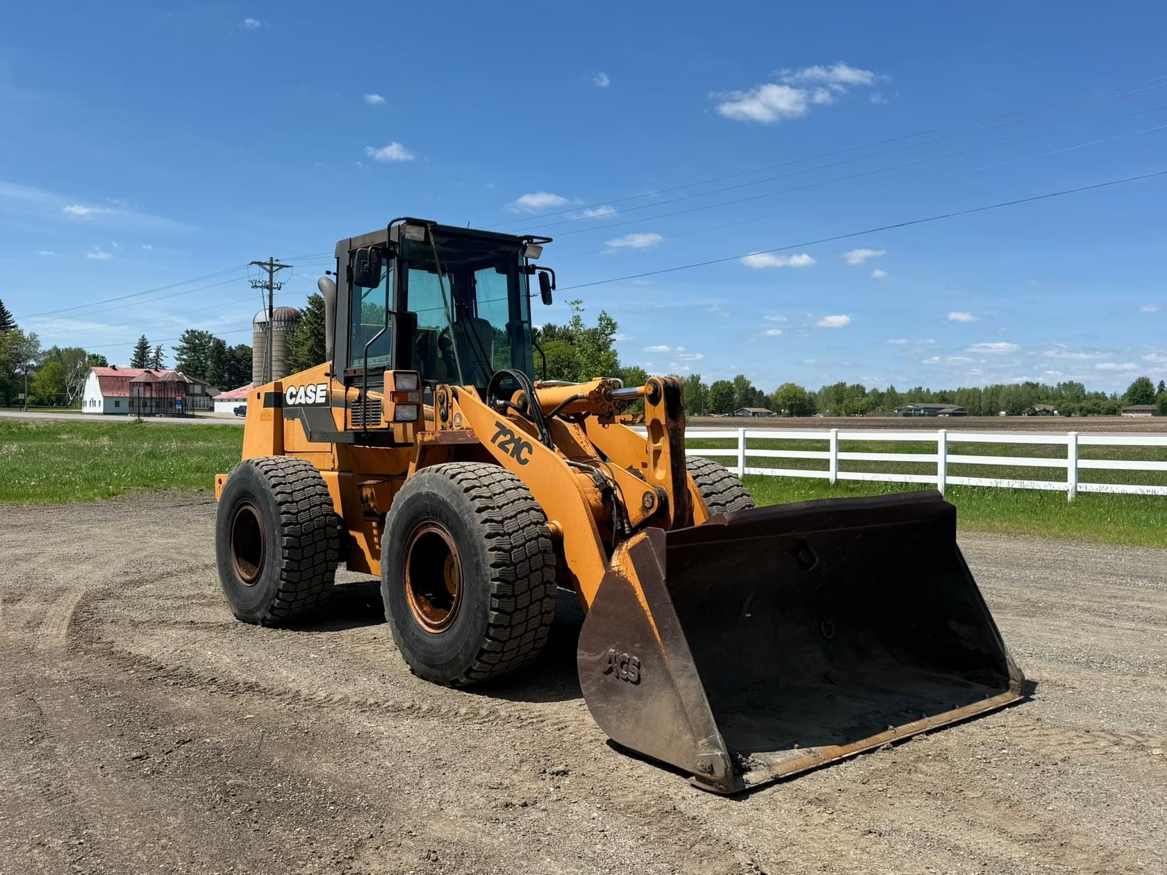 Case 721C Equipment Image0