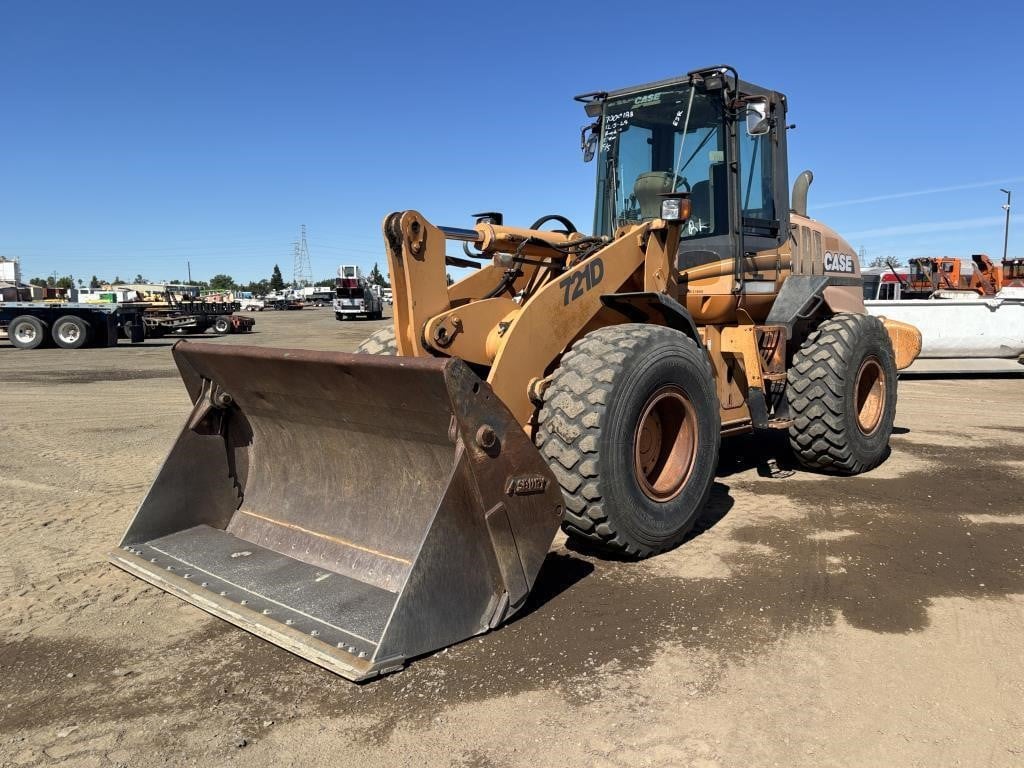 Case 721D Equipment Image0
