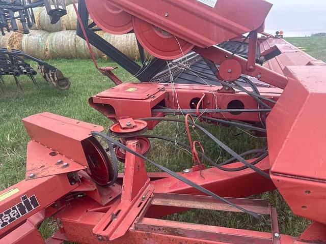 Image of Case IH 725 equipment image 3