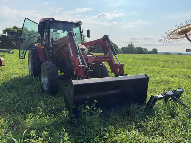 Image of Case IH Farmall 75A equipment image 4