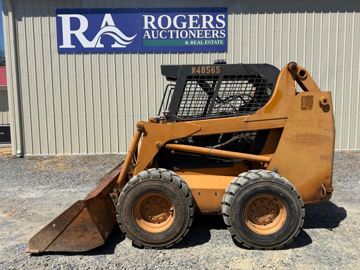 Case 75XT Equipment Image0