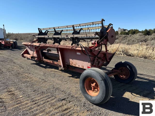 Image of Case IH 810 equipment image 2