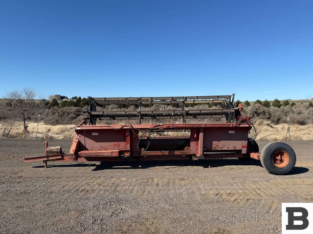 Image of Case IH 810 equipment image 1