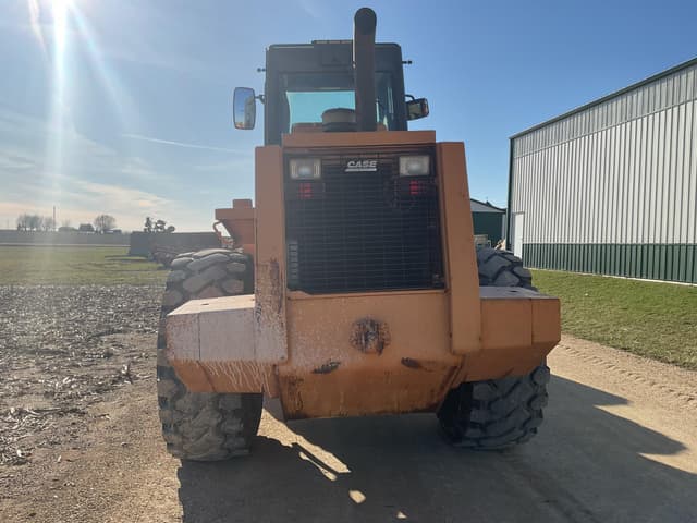 Image of Case 821B equipment image 3