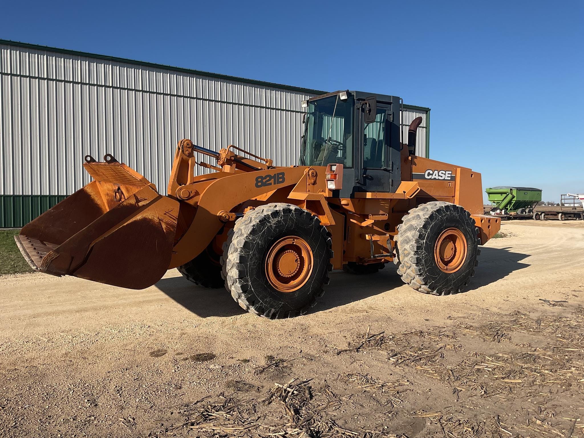 Case 821B Equipment Image0