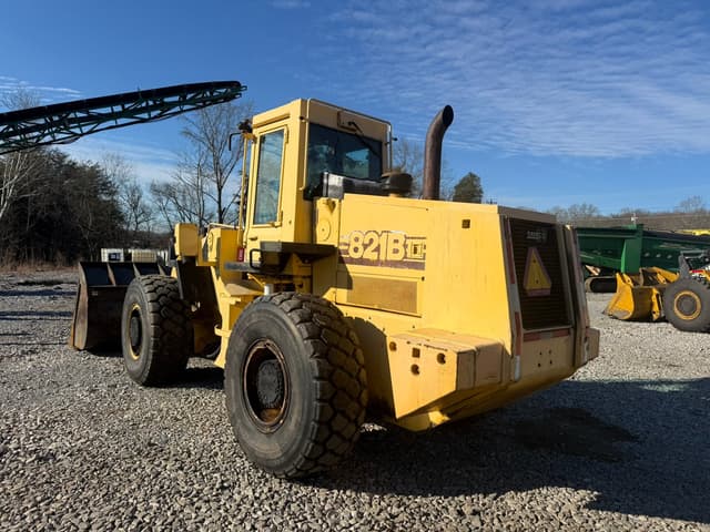 Image of Case 821B equipment image 2