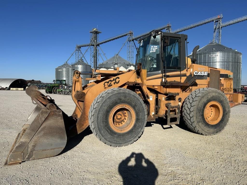 Case 821C Equipment Image0