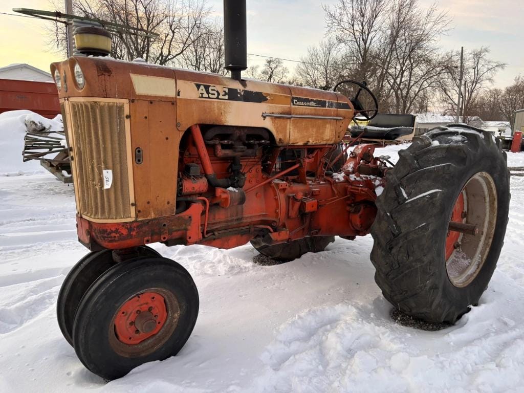 J.I. Case 830 Equipment Image0