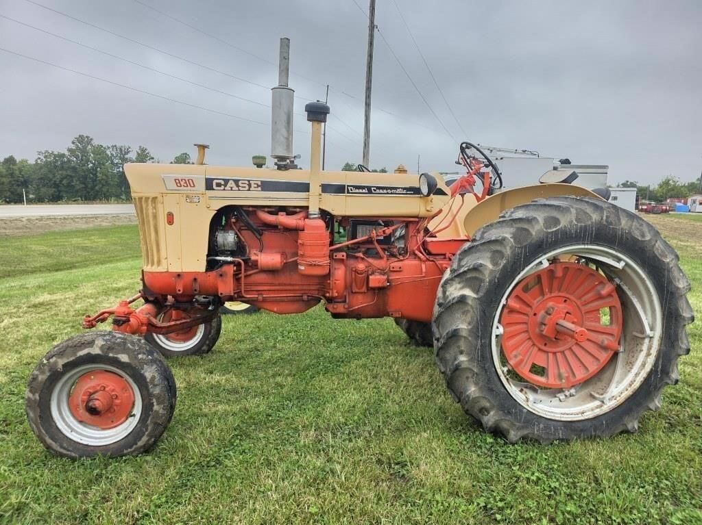 J.I. Case 830 Equipment Image0